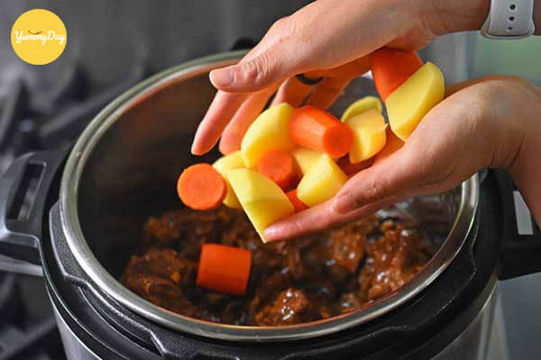 canh khoai tây thịt bò mê ly
