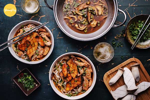 Canh nấm bào ngư nấu với thịt thăn thơm ngon khó cưỡng