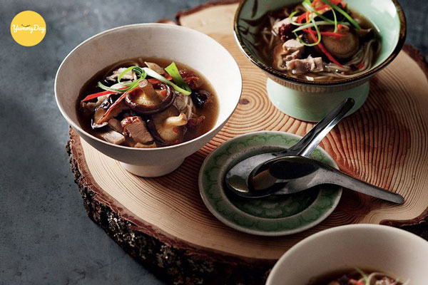 Canh mọc nấm hương nhìn là phát thèm