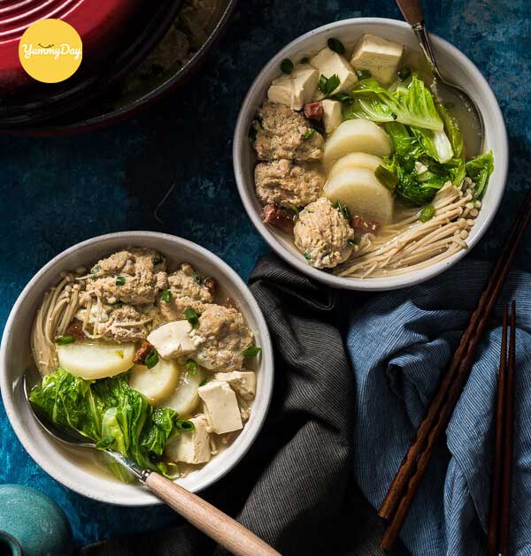 Canh nấm kim châm với thịt nạc