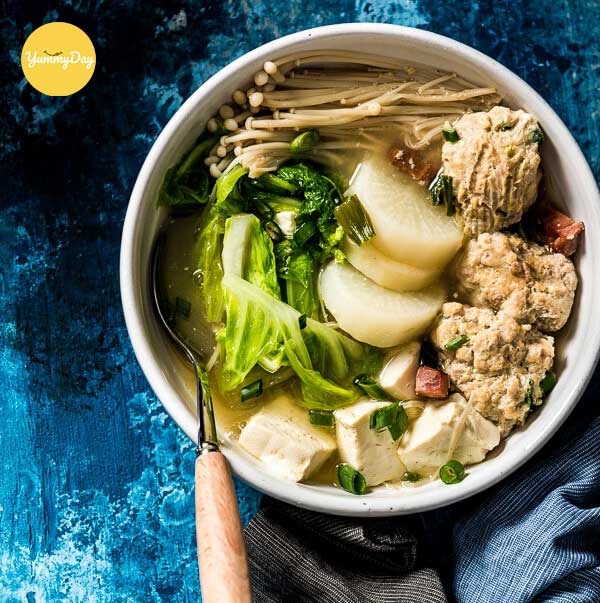 Nấm kim châm nấu canh thịt thêm ngọt nước