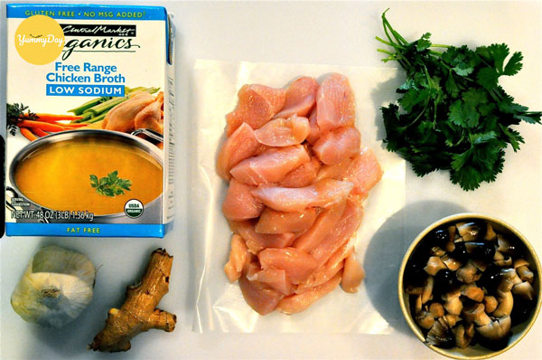 Nguyên liệu nấu món canh nấm rơm thịt gà