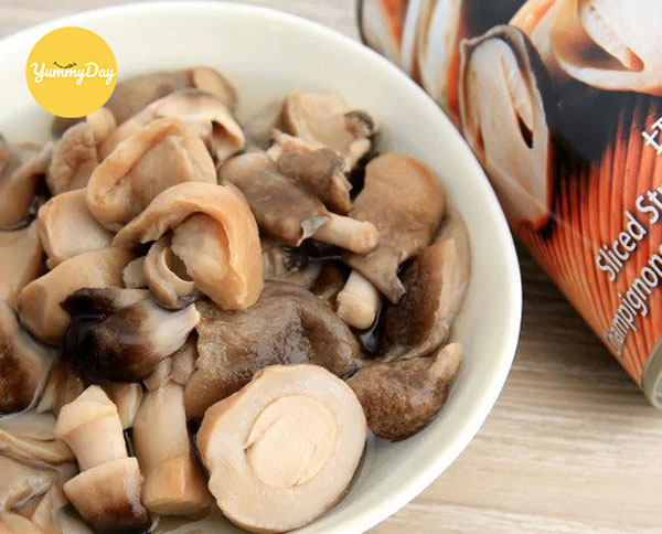 Không thể thiếu nấm rơm rồi