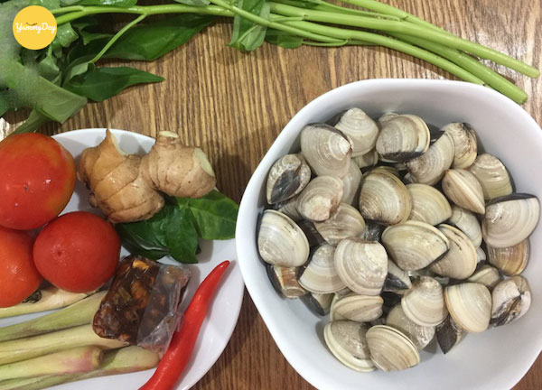 Nguyên liệu để nấu canh nghêu chua canh rất đơn giản