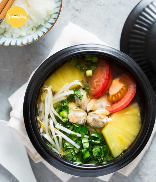 Thành phẩm món nghêu nấu canh chua với bạc hà