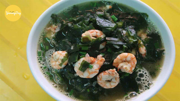 Món canh rong biển nấu tôm ngon xuất sắc