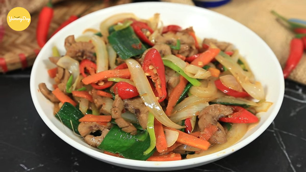 Món cật heo xào hành tây ngon quá sá