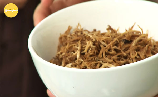 Xé sợi chân nấm