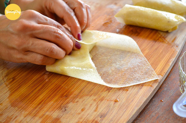 Cuốn chả giò thật đẹp để thành phẩm thêm phần bắt mắt