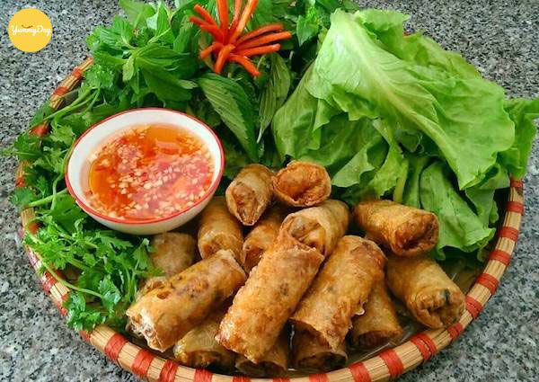 Bắt tay ngay vào làm chả giò cá thôi nào!