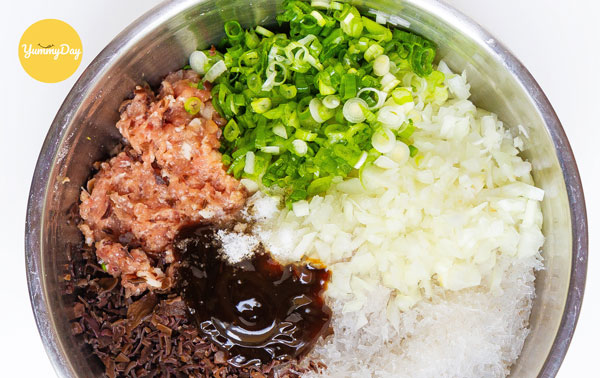 Trộn các nguyên liệu lại với nhau