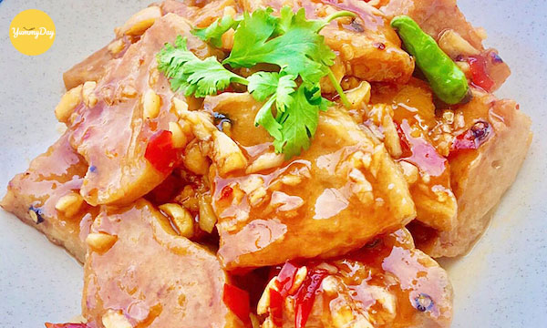 Chả lụa chiên nước mắm bắt vị