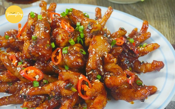 Hoàn thành món chân gà chiên nước mắm