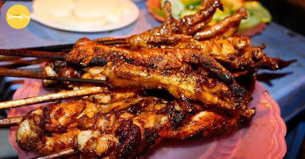 Cùng bắt đầu làm chân gà nướng muối ớt
