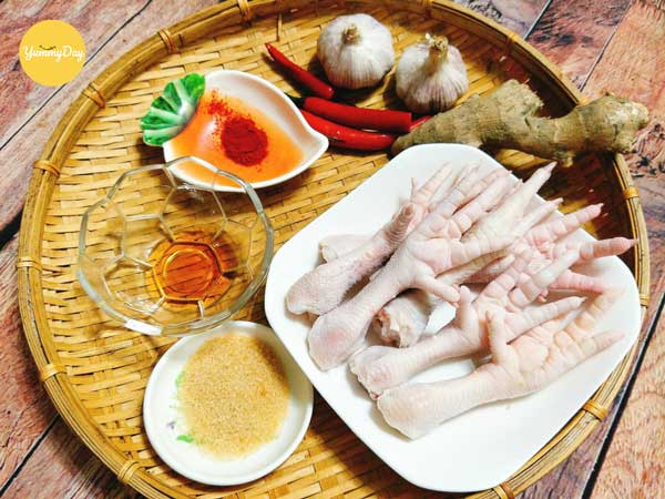 Các nguyên liệu cho món chân gà xào cay