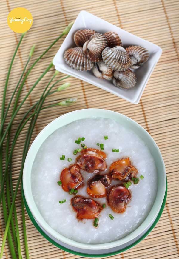 Cháo sò huyết với thịt băm