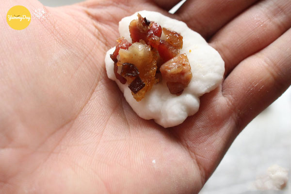 Làm những viên chè heo quay thật khéo léo
