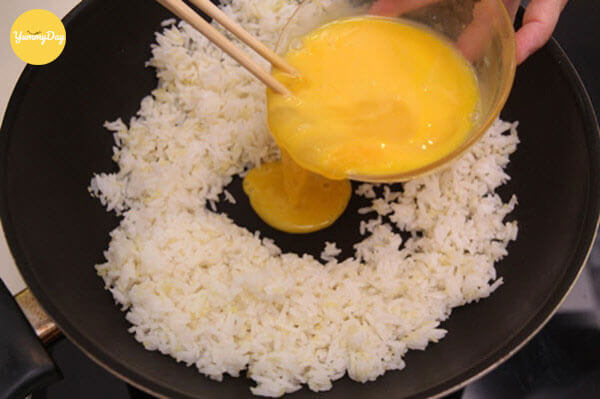 Cơm chiên với trứng