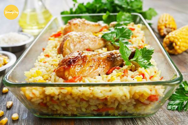 Thành phẩm cơm chiên gà xối mỡ