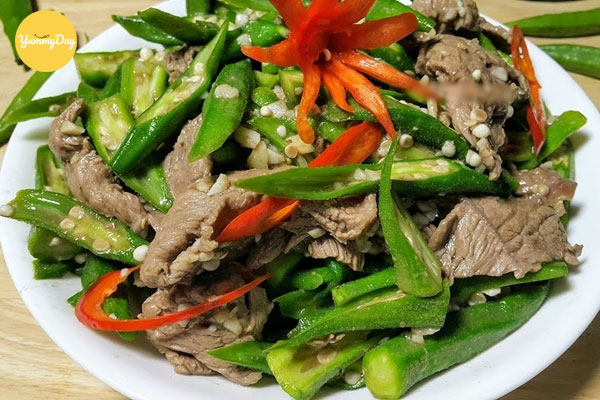đậu bắp và thịt bò xào dứa
