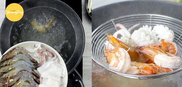 Cho hải sản vào trụng sơ nước sôi
