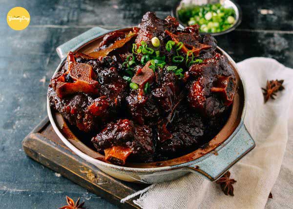 Đuôi bò hầm ngũ vị