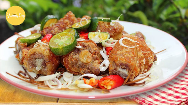Cách làm đuôi heo chiên giòn sốt mắm tắc cực đơn giản, vị ngon bất ngờ