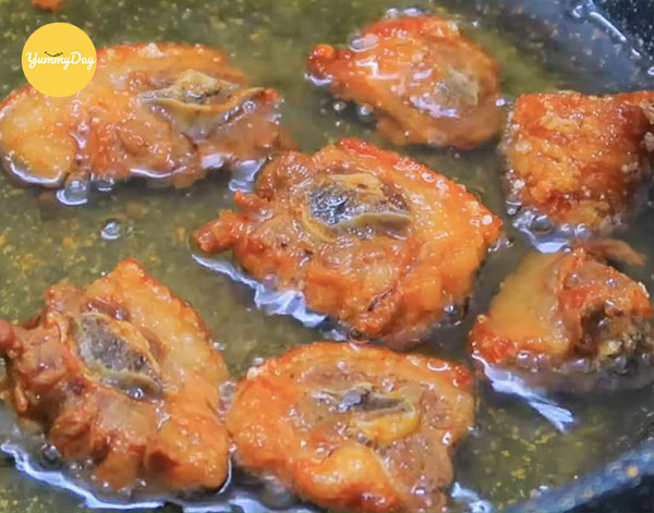 Chiên đuôi heo vàng giòn rụm