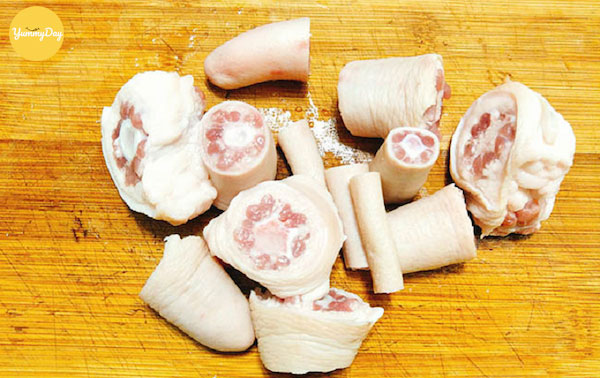 Đuôi heo chặt khúc vừa ăn
