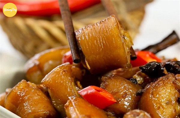 Thành phẩm đuôi heo hầm bia