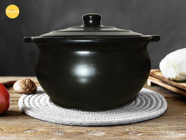 Nên dùng nồi đất để hầm đuôi heo