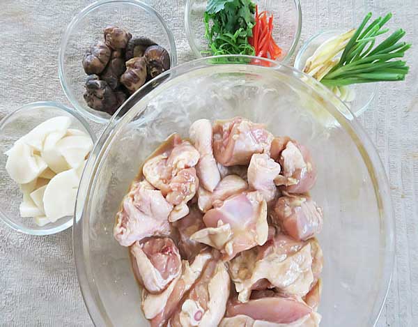 Các nguyên liệu để nấu món ăn