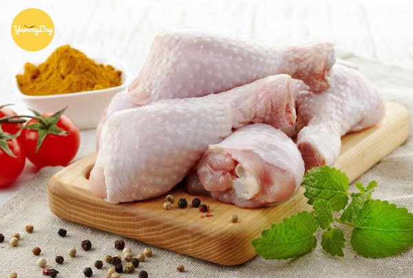 Bạn nên chọn mua thịt gà tươi
