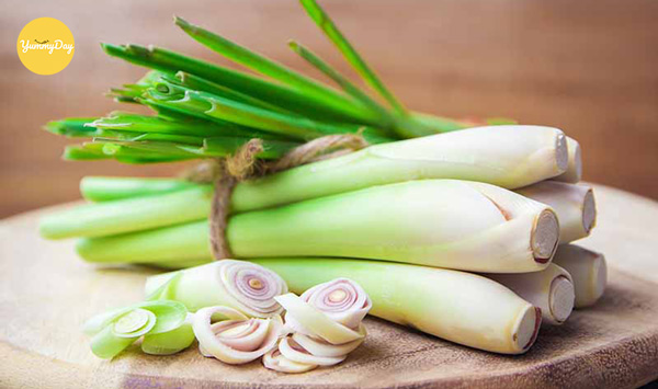 Sả đem đập dập hoặc thái mỏng