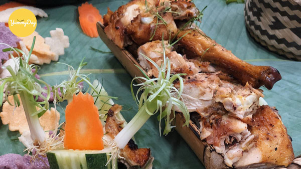 Vào bếp làm ngay món gà nướng ống tre thôi nào