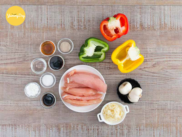 Nguyên liệu cho món thịt gà xào ớt chuông