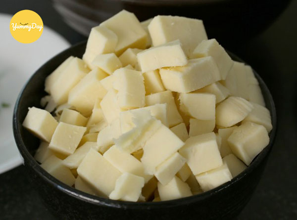 Đương nhiên là không thể thiếu phô mai rồi