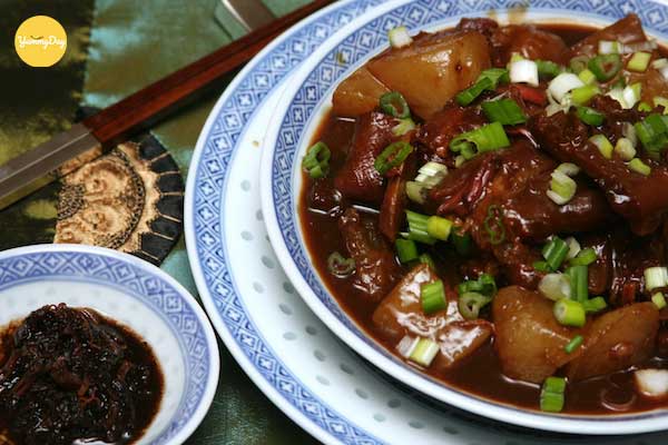 Gân bò hầm đậu đỏ là món ăn giàu chất dinh dưỡng