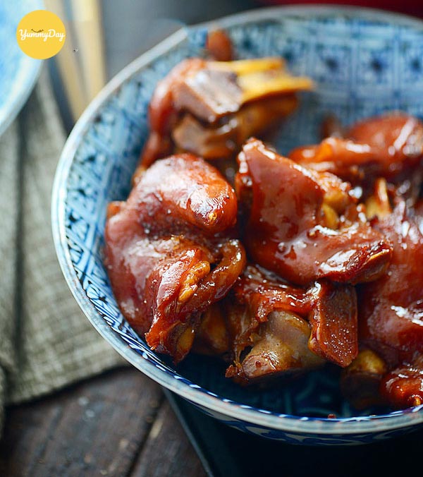 Giò heo kho sả ớt ngon ngất ngây