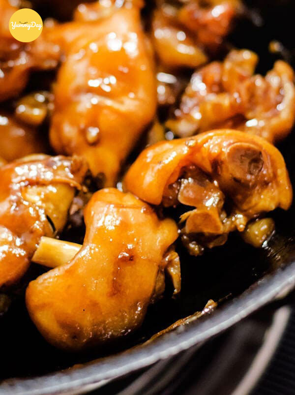 Thành phẩm món giò heo kho sả ớt chuẩn mẹ nấu