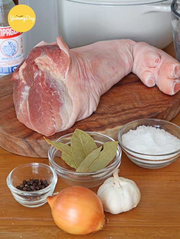 Nguyên liệu cho món chân giò heo muối chiên giòn