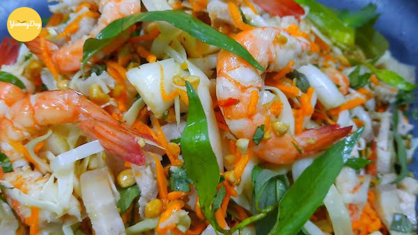 Gỏi bồn bồn tôm thịt nhìn là đã muốn thưởng thức ngay