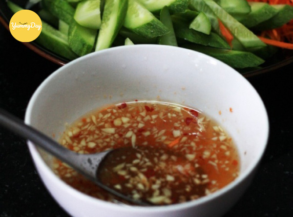 Làm nước mắm trộn gỏi