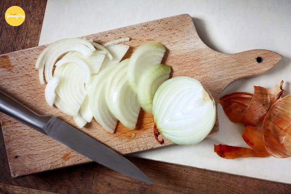 Thái lát mỏng hành tây