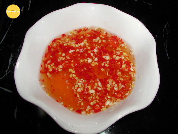 Nước trộn gỏi sẽ giúp món gỏi thêm đậm đà 