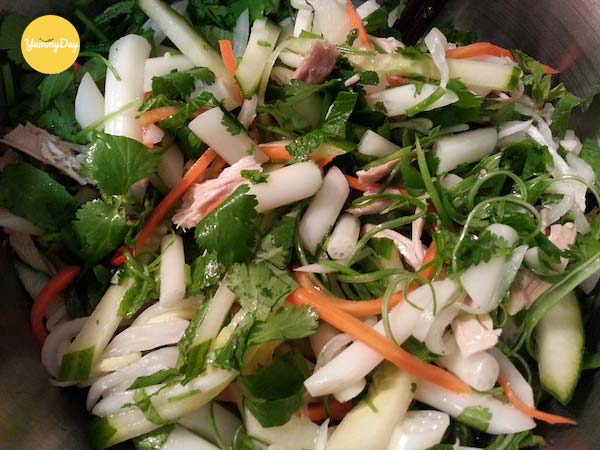 gỏi gà ngó sen ngon đậm vị
