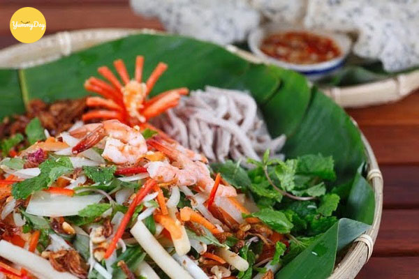 Món gỏi ngó sen tai heo giòn ngon hoàn thành