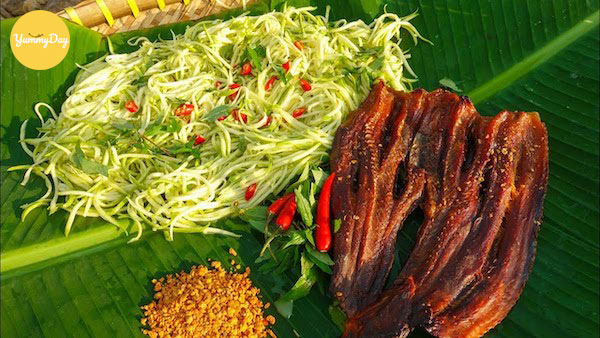 Gỏi xoài dân dã miền Tây