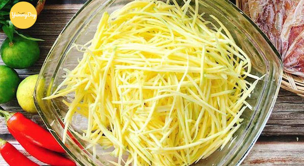 gỏi xoài mực khô ngon