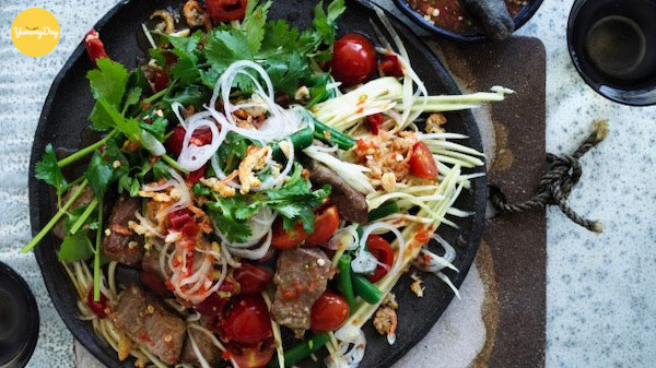 Thành phẩm món gỏi xoài thịt heo ngon ngất ngây